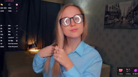 Snapshot of nicolavanderbie chatting on 6, 11, 2025 Nicoletta online show from 6, 11, 2025