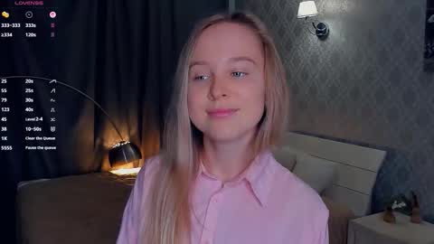 Snapshot of nicolavanderbie chatting on 11, 11, 2025 Nicoletta online show from 11, 11, 2025