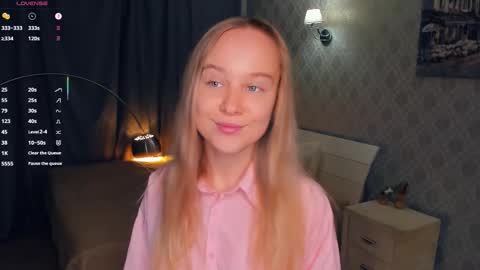 Snapshot of nicolavanderbie chatting on 16, 11, 2025 Nicoletta online show from 16, 11, 2025