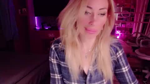 Nicole online show from 19, 9, 2025