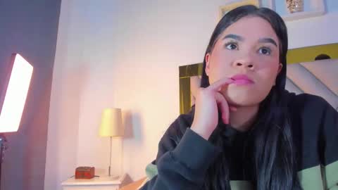 nicole_grace0 online show from 10, 10, 2025