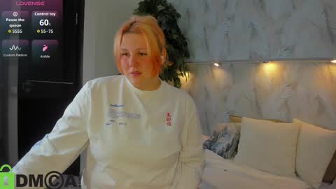 Snapshot of nicole_wans chatting on 17, 9, 2025 Nicole online show from 17, 9, 2025