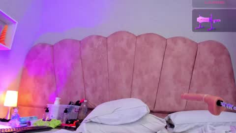 Nicole online show from 13, 2, 2025