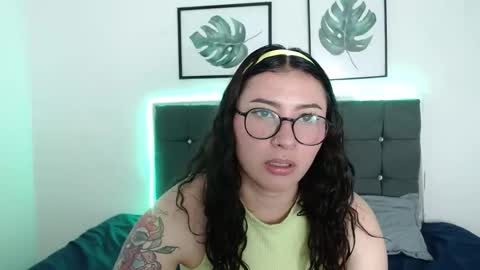 nicolee_8 online show from 24, 9, 2025