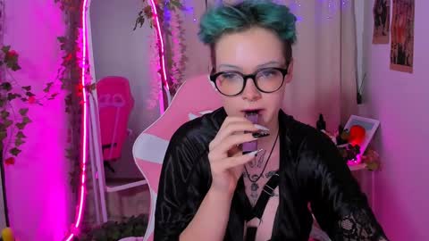 Nicole online show from 1, 2, 2025