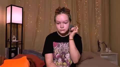 Nicole online show from 11, 3, 2025