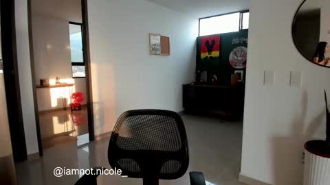 Snapshot of nicolemanson chatting on 3, 3, 2025 Nicole Manson online show from 3, 3, 2025