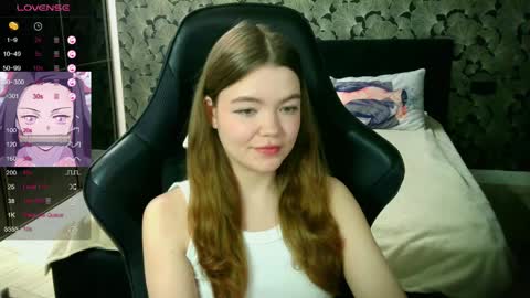 NicoleMeew online show from 4, 4, 2026
