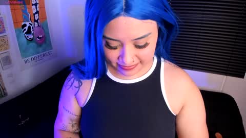 Snapshot of nicoleozzyy chatting on 18, 12, 2024 Nico online show from 18, 12, 2024