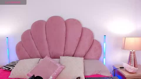 NICOLE online show from 11, 2, 2026