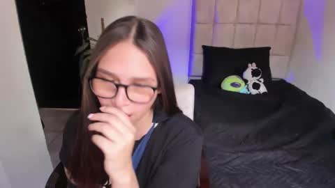 Nicol independent model online show from 2, 3, 2026