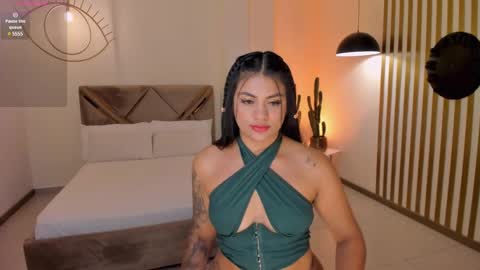 Nicole Sanz online show from 27, 2, 2025