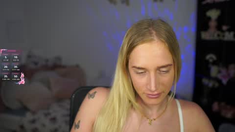 nicolette__shea_ online show from 11, 1, 2025