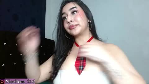 Snapshot of nicolle_sabinas chatting on 21, 10, 2025 Nicolle online show from 21, 10, 2025