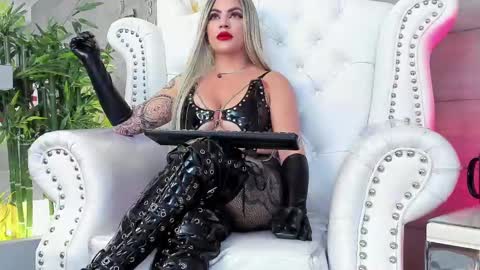 Nicollette Miller online show from 10, 2, 2025