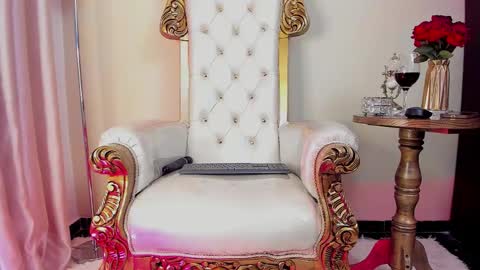 Nicollette Miller online show from 27, 9, 2025