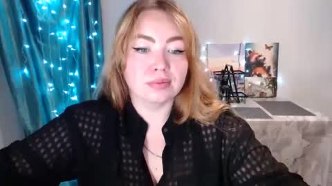 nightlaura online show from 2, 1, 2025