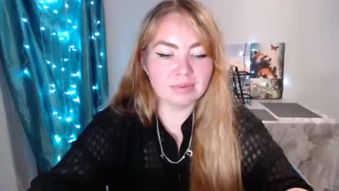 nightlaura online show from 2, 1, 2025
