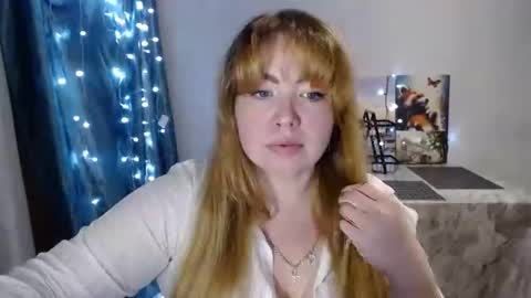 nightlaura online show from 5, 1, 2025