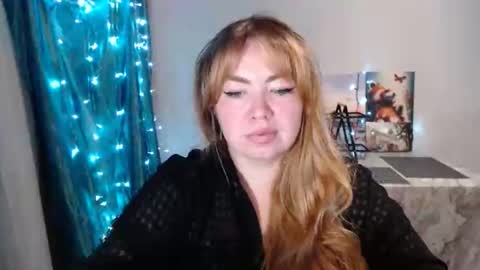nightlaura online show from 6, 1, 2025