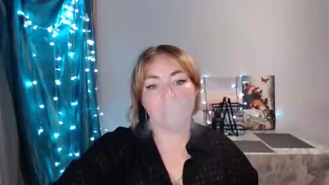 nightlaura online show from 7, 1, 2025