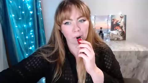 nightlaura online show from 15, 1, 2025