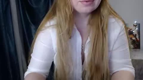 nightlaura online show from 2, 2, 2025