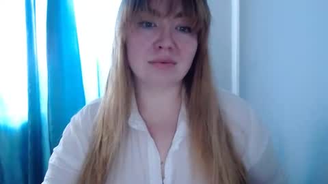 nightlaura online show from 10, 3, 2025