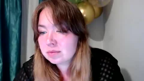nightlaura online show from 9, 9, 2025