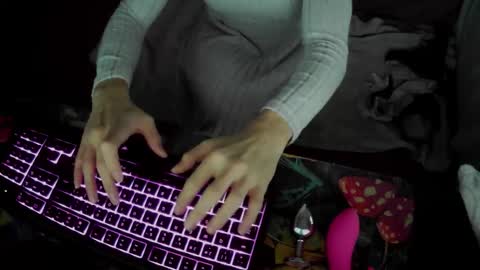 Snapshot of niirvana7 chatting on 24, 11, 2025 niirvana7 online show from 24, 11, 2025