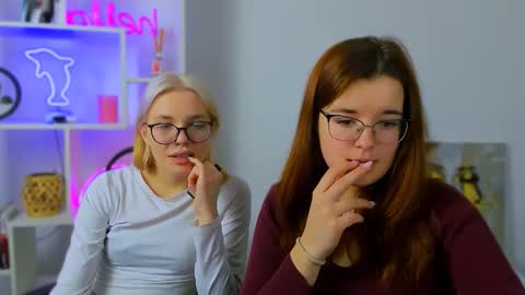 Snapshot of nika_still chatting on 18, 12, 2025 Little Angel online show from 18, 12, 2025