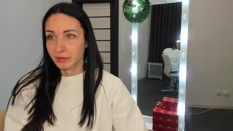 Snapshot of nikamiles chatting on 9, 12, 2024 Nika online show from 9, 12, 2024