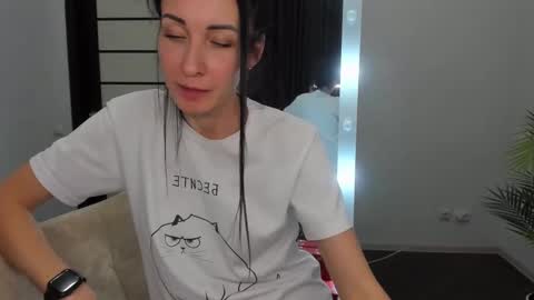 Snapshot of nikamiles chatting on 20, 12, 2024 Nika online show from 20, 12, 2024