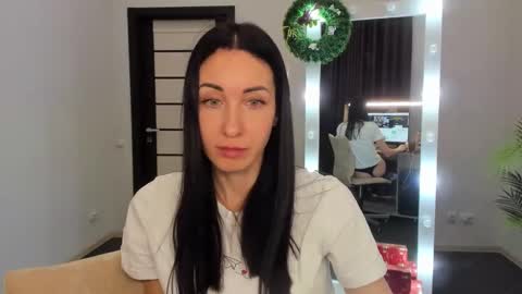 Snapshot of nikamiles chatting on 27, 12, 2024 Nika online show from 27, 12, 2024