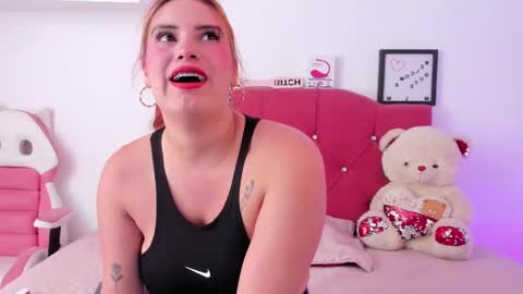 Snapshot of nikii_28 chatting on 19, 1, 2025 Nikii online show from 19, 1, 2025