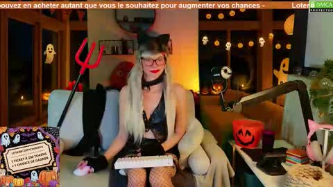 Snapshot of nikki_goldberg chatting on 30, 10, 2025 Kitty Chatte online show from 30, 10, 2025