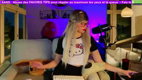 Snapshot of nikki_goldberg chatting on 12, 11, 2025 Kitty Chatte online show from 12, 11, 2025