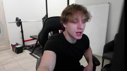 Snapshot of nikki_hard chatting on 14, 12, 2025 nikki online show from 14, 12, 2025