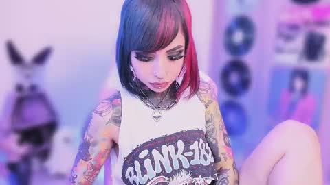 Nikki Ramone   online show from 18, 11, 2025