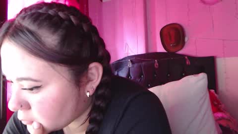 Snapshot of nikkirous_ chatting on 7, 2, 2026 Nikkirous online show from 7, 2, 2026