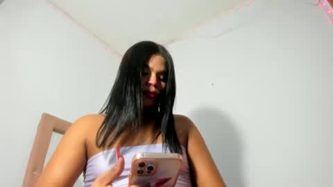 Snapshot of nikkitatsx chatting on 4, 1, 2025 Debora21Cm online show from 4, 1, 2025