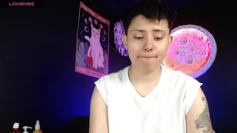 Snapshot of nikky_tomboy444 chatting on 8, 11, 2025 Nikky online show from 8, 11, 2025