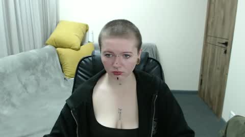 nikkysnow online show from 4, 10, 2025