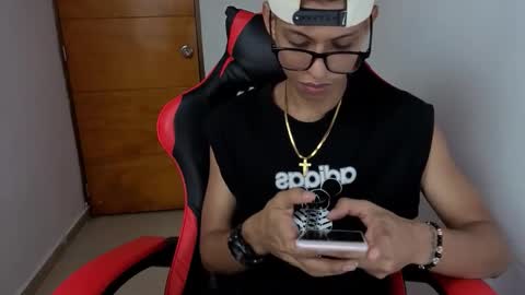 Snapshot of niklaus_wolf chatting on 3, 3, 2026 niklaus_wolf online show from 3, 3, 2026