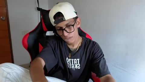 Snapshot of niklaus_wolf chatting on 24, 3, 2026 niklaus_wolf online show from 24, 3, 2026