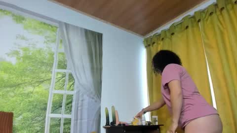 Snapshot of nikol32__ chatting on 9, 10, 2025 dayan online show from 9, 10, 2025