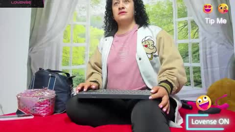 Snapshot of nikol32__ chatting on 21, 10, 2025 dayan online show from 21, 10, 2025