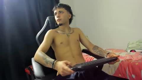 Snapshot of nikolas_biker chatting on 20, 10, 2025 nikolas online show from 20, 10, 2025
