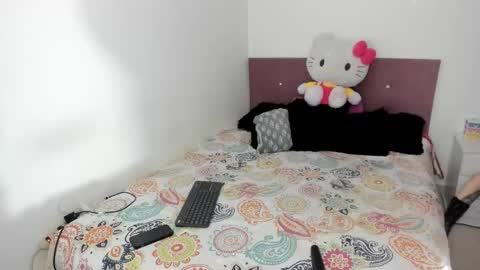 Snapshot of nikoleevanss chatting on 16, 11, 2025 Nikole online show from 16, 11, 2025