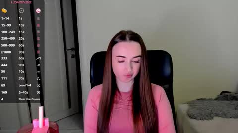 Snapshot of nikoll_s chatting on 28, 10, 2025 online show from 28, 10, 2025